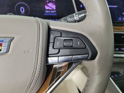 Certified 2024 Cadillac Escalade ESV Sport Platinum w/ LPO, Floor Liner Package AWD/4WD image 24