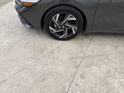 Used 2025 Hyundai Elantra SEL FWD image 16