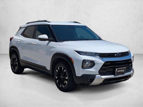 Used 2021 Chevrolet TrailBlazer LT FWD image 3