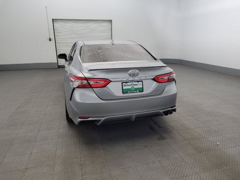 Used 2020 Toyota Camry SE image 6
