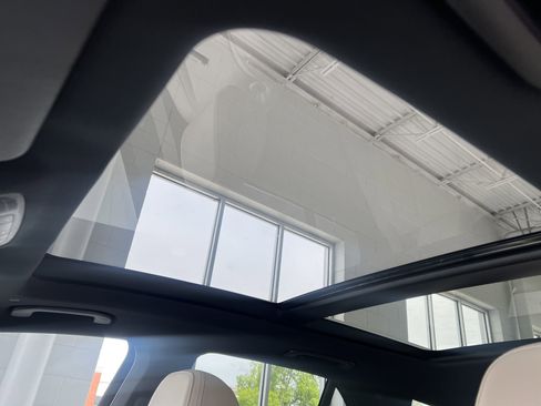 Certified 2025 Mercedes-Benz GLE 450e 4MATIC image 28