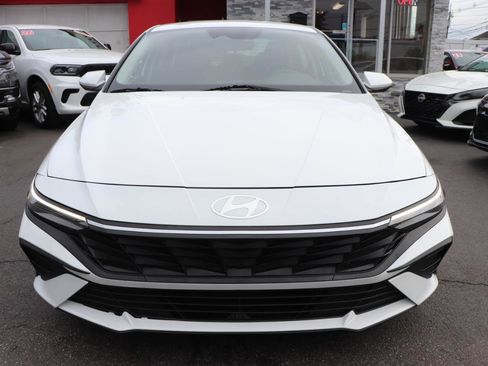 Used 2024 Hyundai Elantra SEL FWD image 8