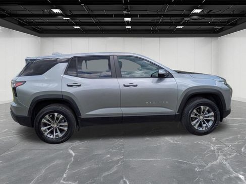 Used 2025 Chevrolet Equinox LT FWD image 6