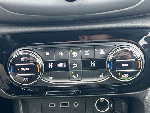 Used 2023 Buick Encore GX Select w/ Safety Package II image 20