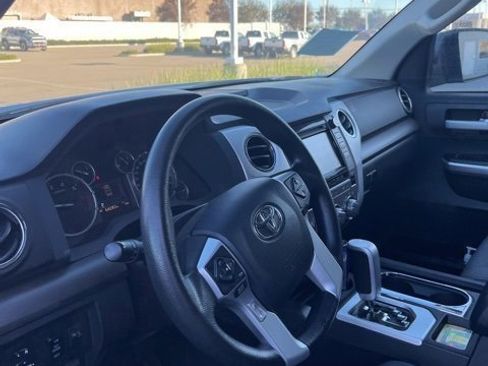 Used 2017 Toyota Tundra SR5 image 13