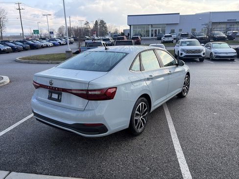 New 2026 Volkswagen Jetta SE image 4