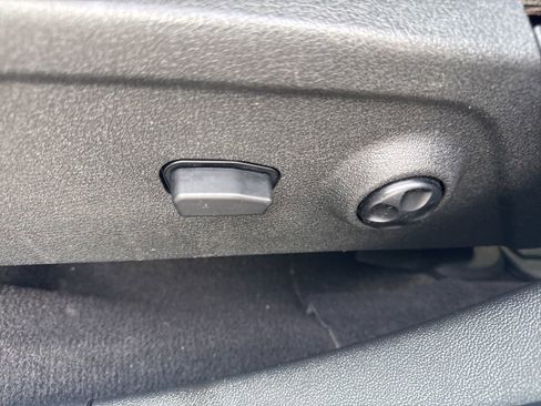 Used 2018 Dodge Journey Crossroad w/ Nav & Sun Group FWD image 13