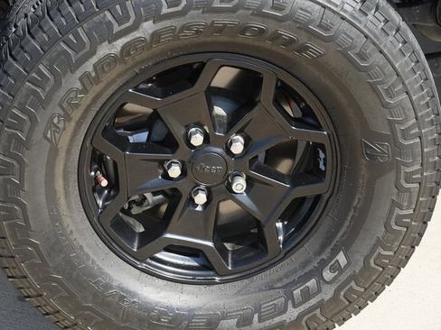 Used 2021 Jeep Gladiator Sport AWD/4WD image 11