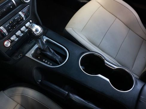 Used 2019 Ford Mustang GT Premium RWD image 40