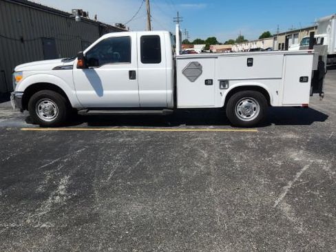 Used 2016 Ford F250 XL w/ Power Equipment Group RWD image 1