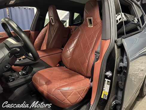 Used 2022 BMW iX xDrive50 w/ Premium Package AWD/4WD image 9