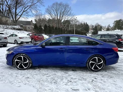 Used 2022 Honda Accord Sport image 2