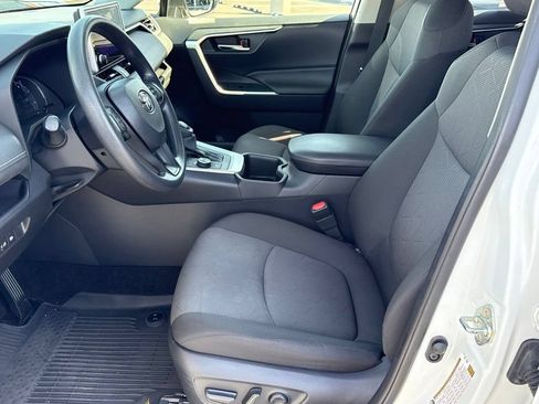 Certified 2025 Toyota RAV4 XLE AWD/4WD image 19