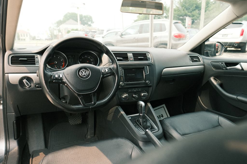 Used 2017 Volkswagen Jetta SE FWD image 11