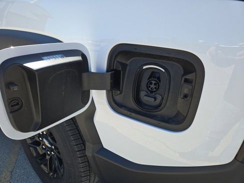 New 2024 Chevrolet Silverado EV W/T image 5