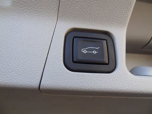 Used 2023 GMC Acadia SLT image 10