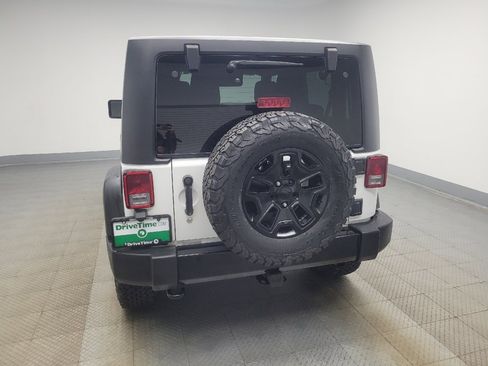 Used 2018 Jeep Wrangler Sport AWD/4WD image 6