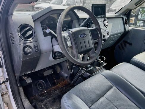 Used 2016 Ford F550 2WD Regular Cab Super Duty image 7