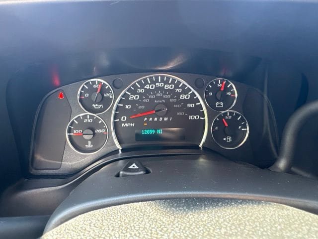 Used 2025 Chevrolet Express 2500 w/ Driver Convenience Package RWD image 17
