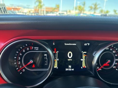 Used 2022 Jeep Wrangler Unlimited Rubicon w/ LED Lighting Group AWD/4WD image 25