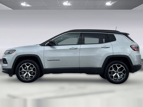 Used 2025 Jeep Compass Limited AWD/4WD image 6
