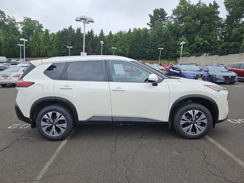 Certified 2023 Nissan Rogue SV w/ SV Premium B Package AWD/4WD image 7