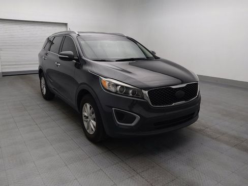 Used 2017 Kia Sorento FWD image 13