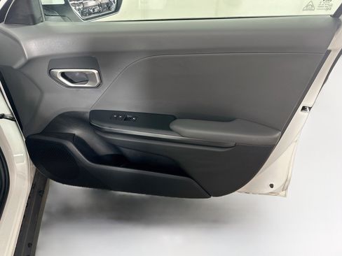 Used 2025 Kia K4 FWD image 31