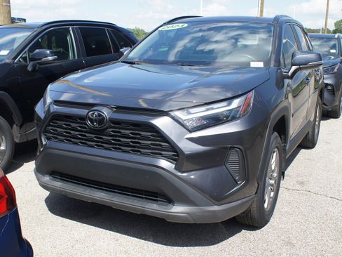 Used 2023 Toyota RAV4 XLE w/ Convenience Package FWD image 1