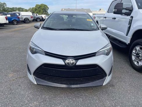 Used 2019 Toyota Corolla LE image 2