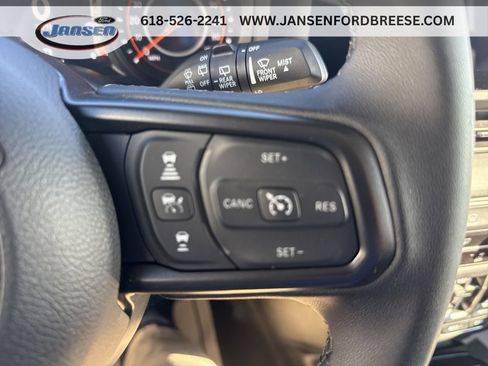 Used 2025 Jeep Wrangler Unlimited Rubicon AWD/4WD image 16