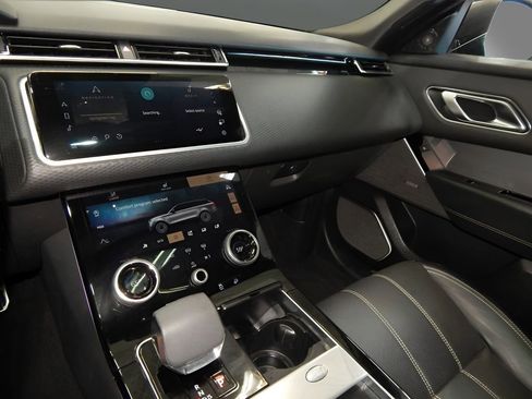Used 2021 Land Rover Range Rover Velar R-Dynamic S image 24