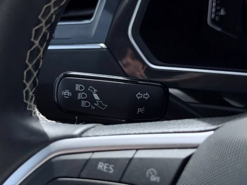 Used 2023 Volkswagen Tiguan SEL R-Line AWD/4WD image 30