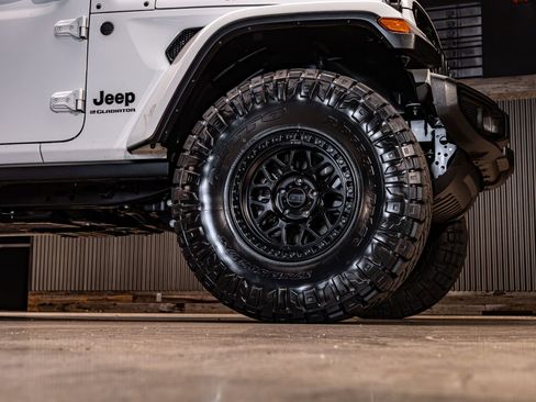 Used 2025 Jeep Gladiator Willys image 12