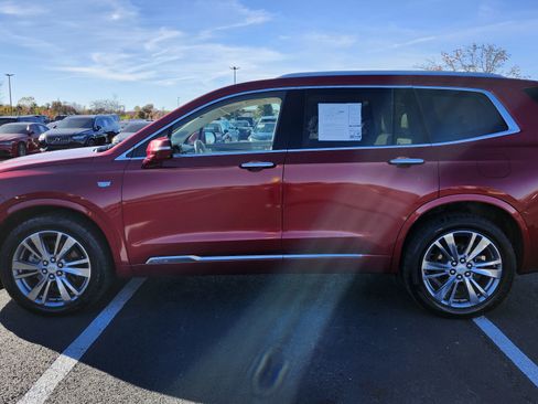 Used 2023 Cadillac XT6 Premium Luxury image 8