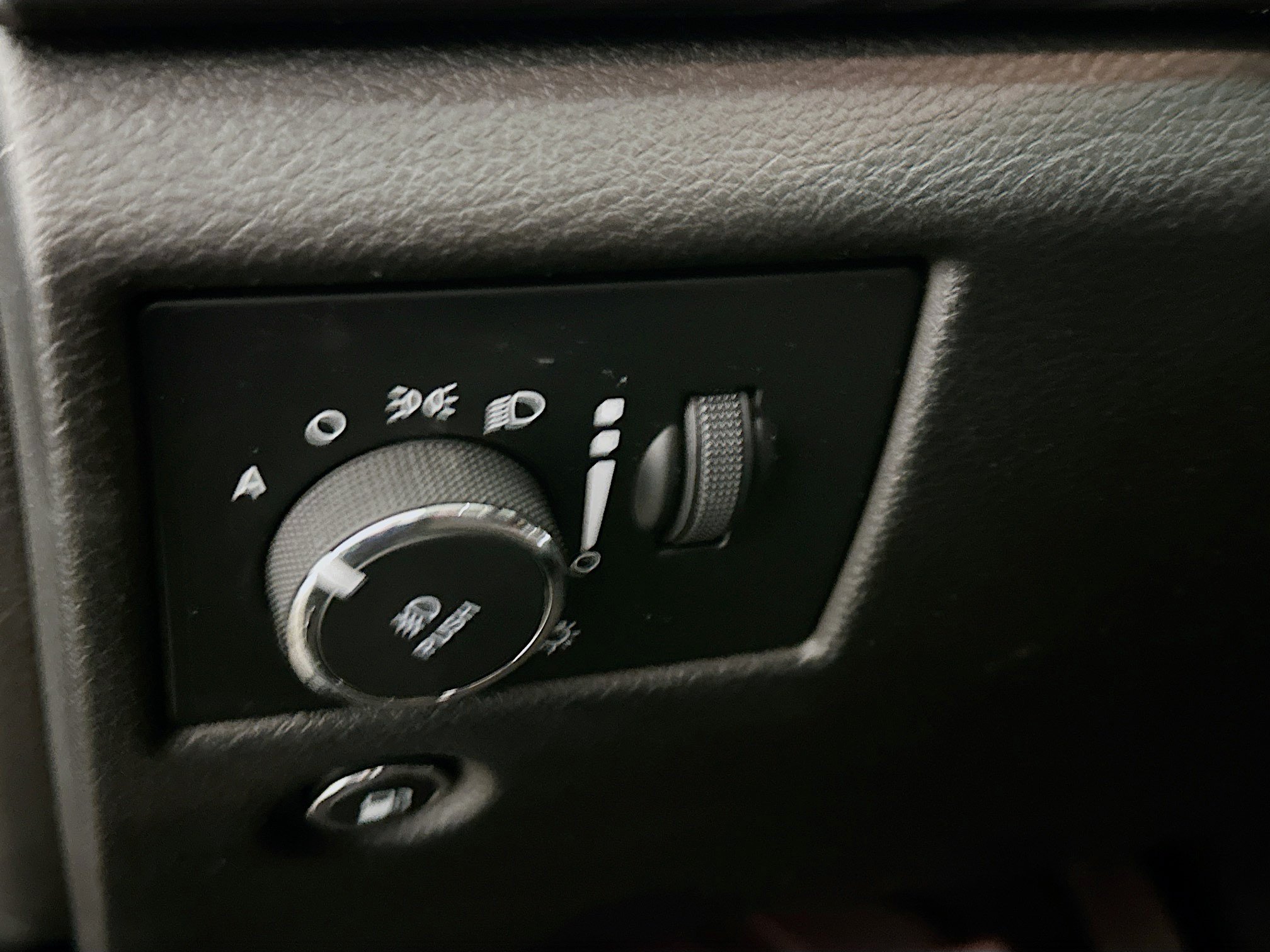 Used 2021 Jeep Grand Cherokee Laredo AWD/4WD image 17