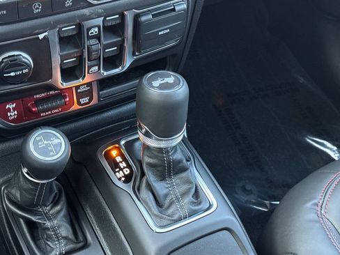 New 2026 Jeep Wrangler Unlimited Rubicon image 18