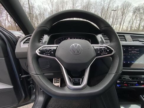 Used 2024 Volkswagen Tiguan SEL R-Line image 27