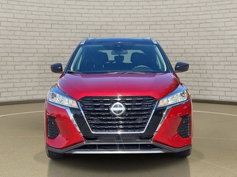 Used 2024 Nissan Kicks SV FWD image 2