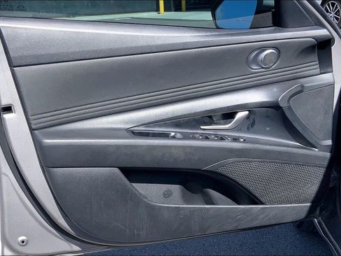 Used 2023 Hyundai Elantra SEL w/ Convenience Package image 21