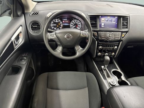 Used 2020 Nissan Pathfinder S image 11