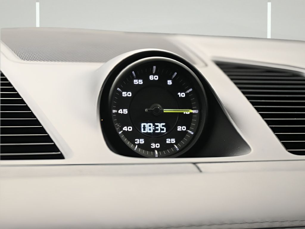 Certified 2022 Porsche Cayenne Turbo S AWD/4WD image 14