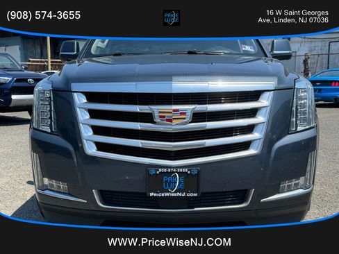 Used 2019 Cadillac Escalade ESV Premium Luxury image 2