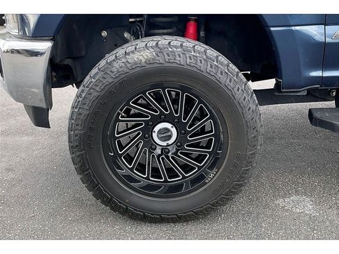 Used 2017 Ford F350 Lariat w/ Chrome Package image 9