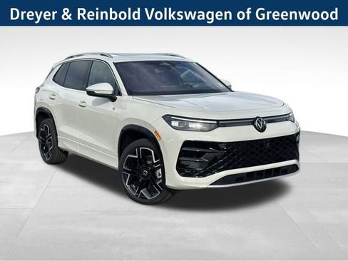 New 2026 Volkswagen Tiguan SEL R-Line image 1
