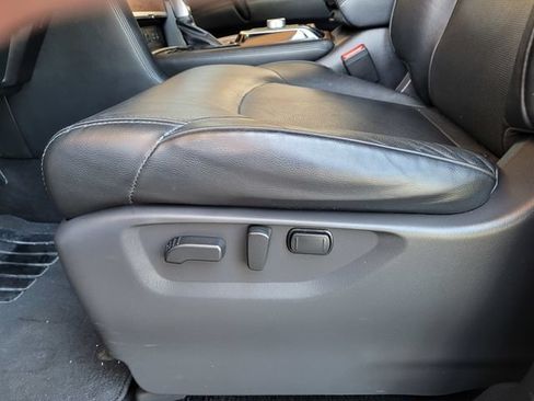 Used 2022 Nissan Armada SL w/ Captain's Chairs Package RWD image 21