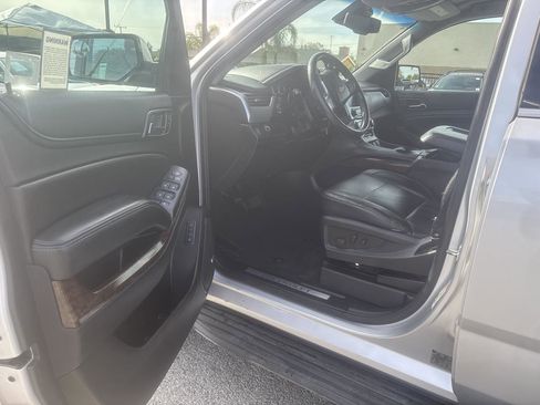 Used 2015 Chevrolet Suburban LT image 6