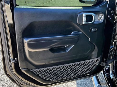 Used 2018 Jeep Wrangler Unlimited Sport S image 24