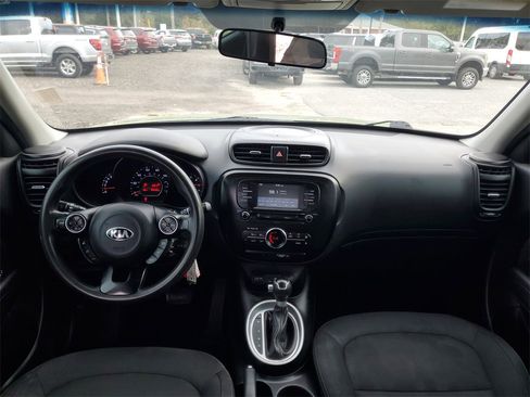 Used 2017 Kia Soul + image 24