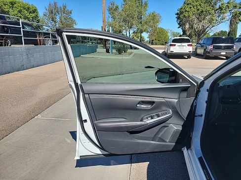 New 2025 Nissan Sentra SR w/ SR Premium Package FWD image 11